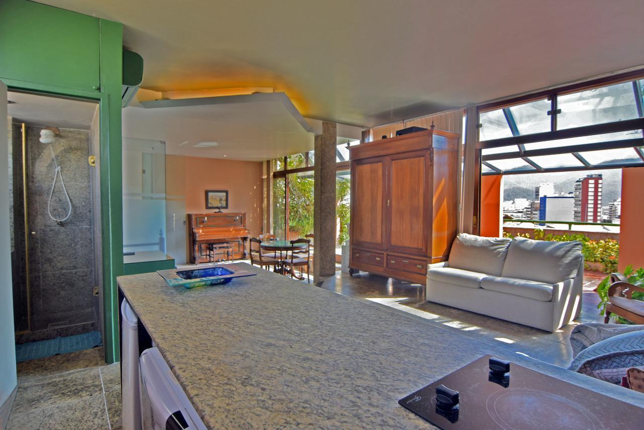 Ipanema's Beautiful Penthouse *